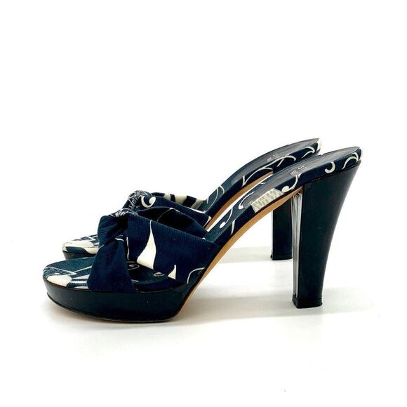 Stuart Weitzman Floral Platform Pump - Picture 5 of 10